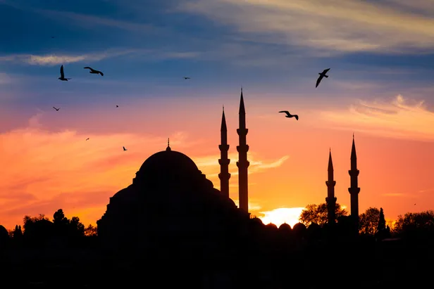 Üç aylar iftar saatleri: 13 Şubat İstanbul, Ankara, İzmir ve il il akşam ezanı saati kaçta? İşte iftar vakitleri... - 1