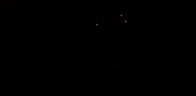 irandan-israile-firlatilan-fuzeler-hatay-semalarindan-goruldu-1749970207887.jpg Füzelerin ışıkları Mersin semalarında da görüldü