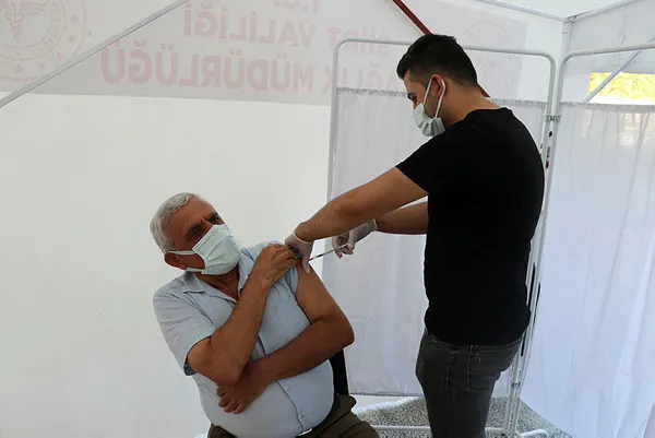 Ekrem İmamoğlu'ndan sağlıkçılara büyük ayıp! AK Parti hemen harekete geçti - 1