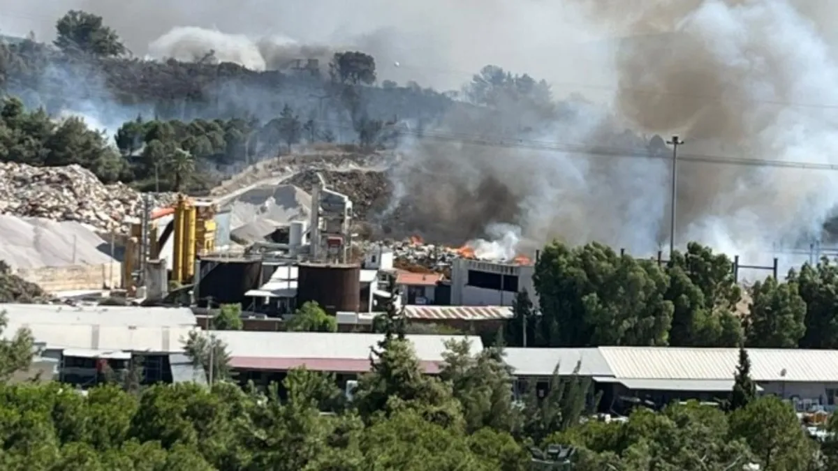 İzmir'de belediye çöpleri yangına neden oldu!