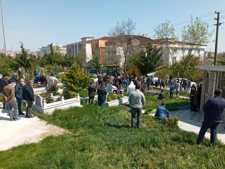 1587984446162.jpg Koronavirüse karşı herkesi uyarmıştı kendisi yenik düştü! 39 yaşındaki esnaf hayatını kaybetti - 1