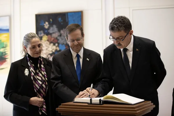 Türkiye’nin Tel Aviv Büyükelçisi, İsrail Cumhurbaşkanı Isaac Herzog’a güven mektubunu sundu! Başkan Erdoğan’a davet