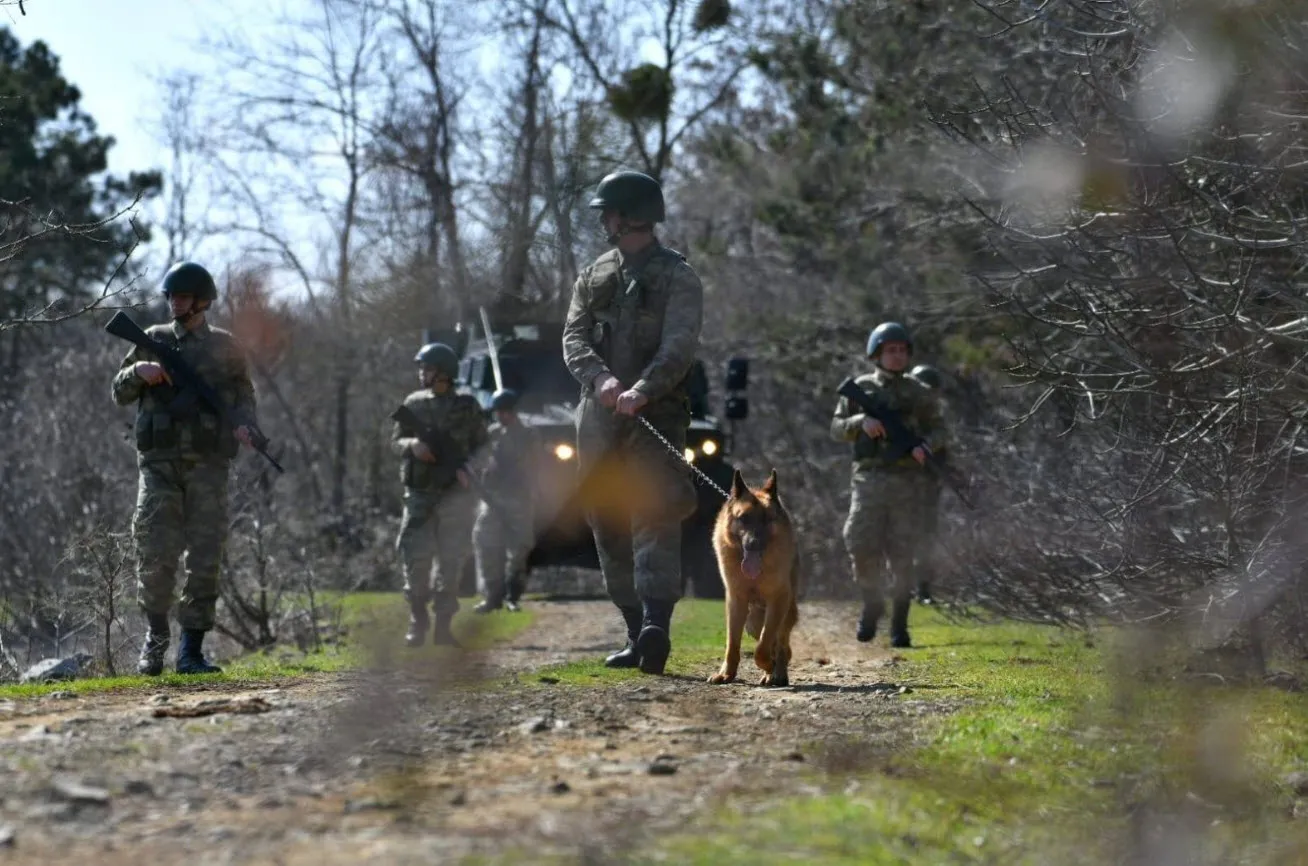 Son dakika: Yunanistan'a geçmeye çalışan 4'ü FETÖ mensubu 6 kişi yakalandı