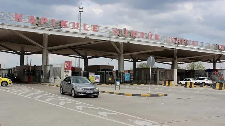 yabanci-plakali-araclara-siki-denetim-karar-resmi-gazetede-yayimlandi-1785273352897.jpeg Yabancı plakalı araçlara sıkı denetim! Karar Resmi Gazete’de yayımlandı - 3