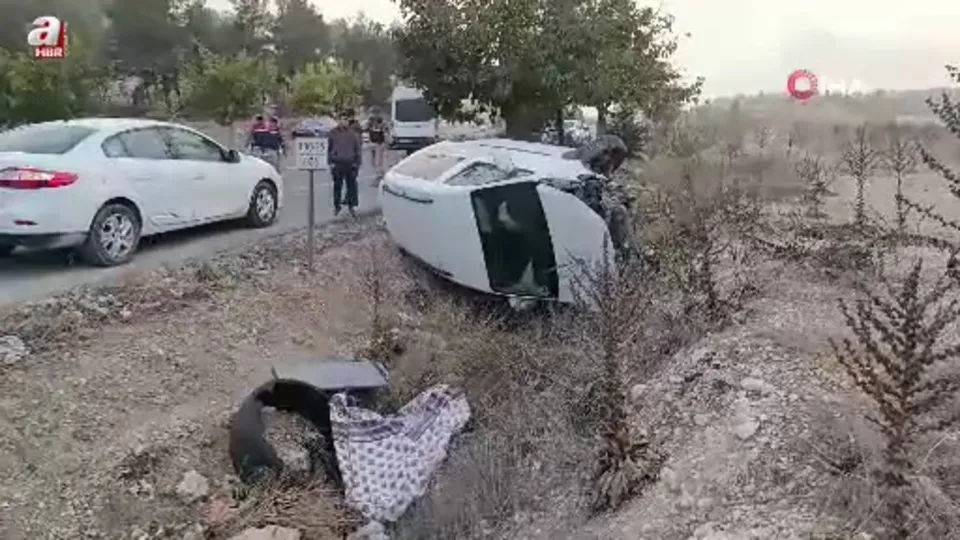 Şanlıurfa’da hafif ticari araç devrildi