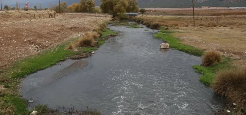 548 kilometrelik Büyük Menderes Nehri’nde korkutan tablo! Kötü koku bölgeyi sardı