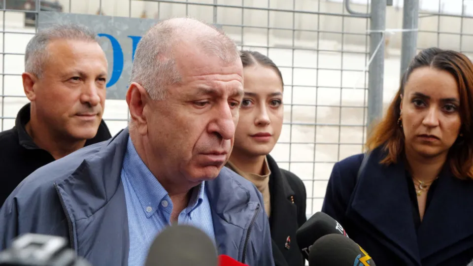 Roketli saldırının yaşandığı Karkamış'ta Ümit Özdağ'a protesto şoku: Arbede çıktı! “Acımız taze, siyaset yapmayın”