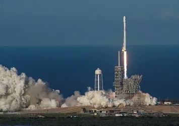 SpaceX ilk kez uzaya "kullanılmış roket" fırlattı