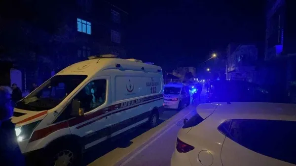 1701813035812.jpg Kocaeli’de sokak ortasında bıçaklı kavga bir can aldı! Yol kenarında bulundu hastanede öldü - 2