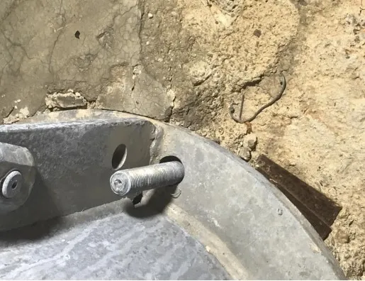 antalyadaki-teleferik-faciasinda-chp-imzasi-156-parcanin-degismesi-gerekirken-sadece-19unu-degistirdiler-ihmal-1713119770844.jpg Eksik somun olan direk tabanı