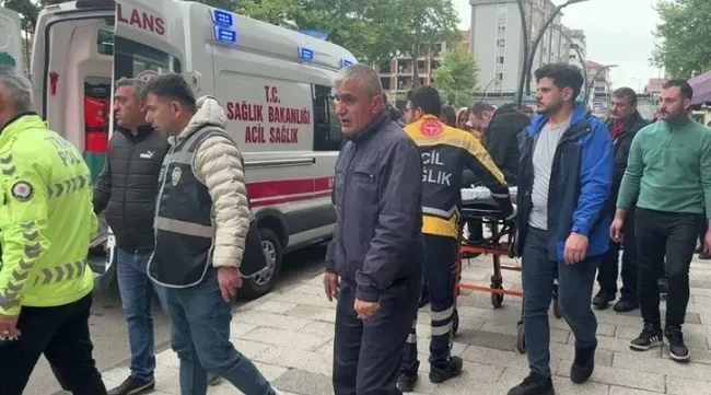 zonguldakta-market-calisani-kolunu-kiyma-makinesine-kaptridi-1715447114832.jpg Zonguldak’ta market çalışanı kolunu kıyma makinesine kaptrıdı! - 1