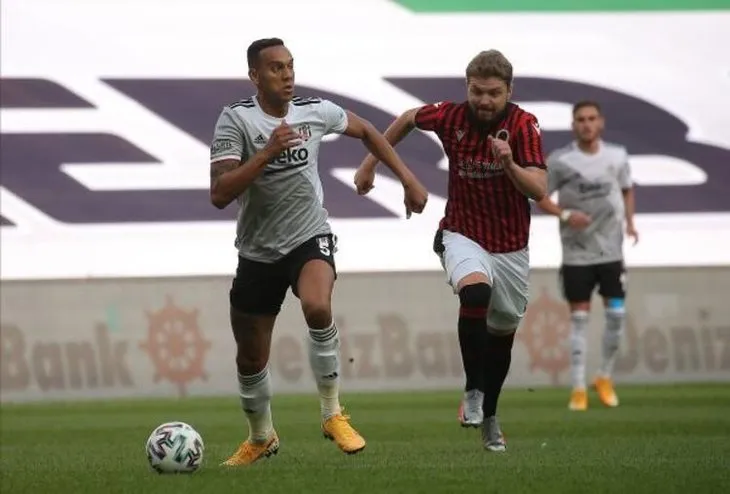 Sergen Yalçın yenilen gol sonrası kulübede çılgına döndü! Yeni transferlerin performansı sosyal medyayı salladı