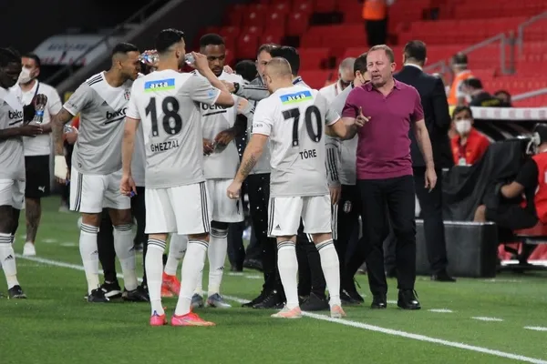 Süper Lig’de 2020-21 sezonunun şampiyon belli oldu! Galatasaray Beşiktaş Fenerbahçe...