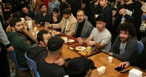 Bakan Kasapoğlu öğrencilerle sahur yaptı