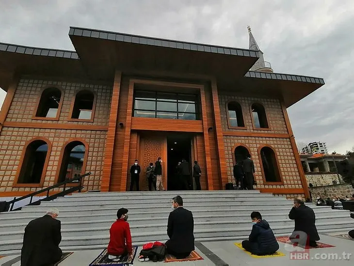 Başkan Erdoğan baba ocağı Rize’de! Ahmet Erdoğan Camii’nin açılışını gerçekleştirdi