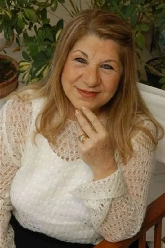 Usta sanatçı Ayla Algan’dan Emine Erdoğan’ın çalışmalarına övgü: Çok özel bir hanımefendi