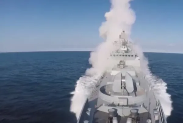 rusya-ukraynayi-karadenizdeki-savas-gemileriyle-boyle-vurdu-1655667832187.jpg Rusya, Ukrayna’yı Karadeniz’deki savaş gemileriyle böyle vurdu - 3