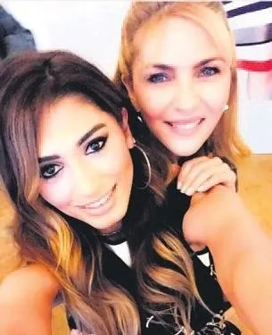 Hacı Sabancı İlkem Öztürk'ün ayağını yerden kesti - 1