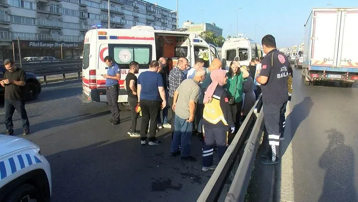 1720416419976.jpeg Yol tartışması zincirleme kazaya neden oldu! D-100'de trafik kilitlendi - 3