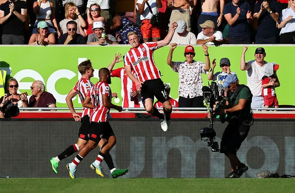 manchester-united-ilk-yarida-dort-gol-yedi-sosyal-medyayi-sallayan-olay-brentford-macinda-buyuk-cokus-1660412323141.jpg Manchester United ilk yarıda dört gol yedi! Sosyal medyayı sallayan olay! Brentford maçında büyük çöküş - 2