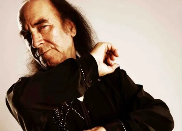 erkin-koray-oldu-mu-neden-oldu-erkin-koray-kimdir-kac-yasinda-sarkilari-neler-1691437540788.jpg Erkin Koray kimdir, kaç yaşında, şarkıları neler? Erkin Koray öldü mü, neden öldü? - 8