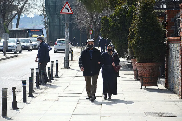 Son dakika: İstanbul’da kısıtlamasız cumartesi yoğunluğu: Trafik kilit! Akın ettiler