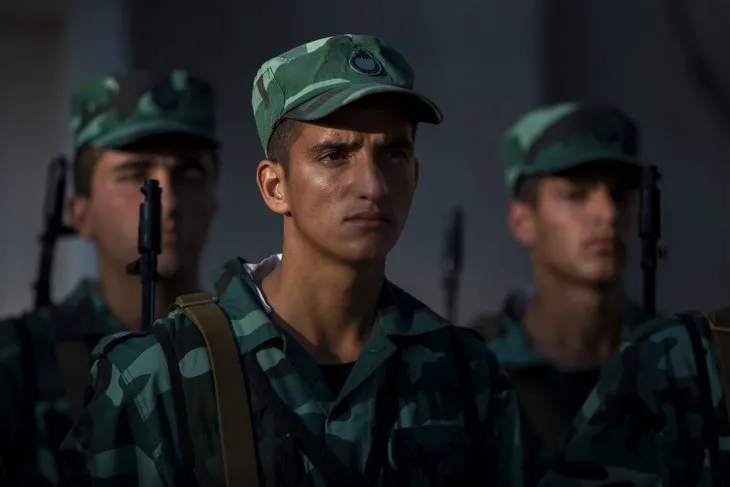 Ermenistan işgalinden kurtarılan Azerbaycan'ın Zengilan kentindeki karakollara bayrak çekildi