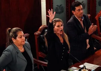 Bolivya'da Jeanine Anez geçici devlet başkanı belli oldu