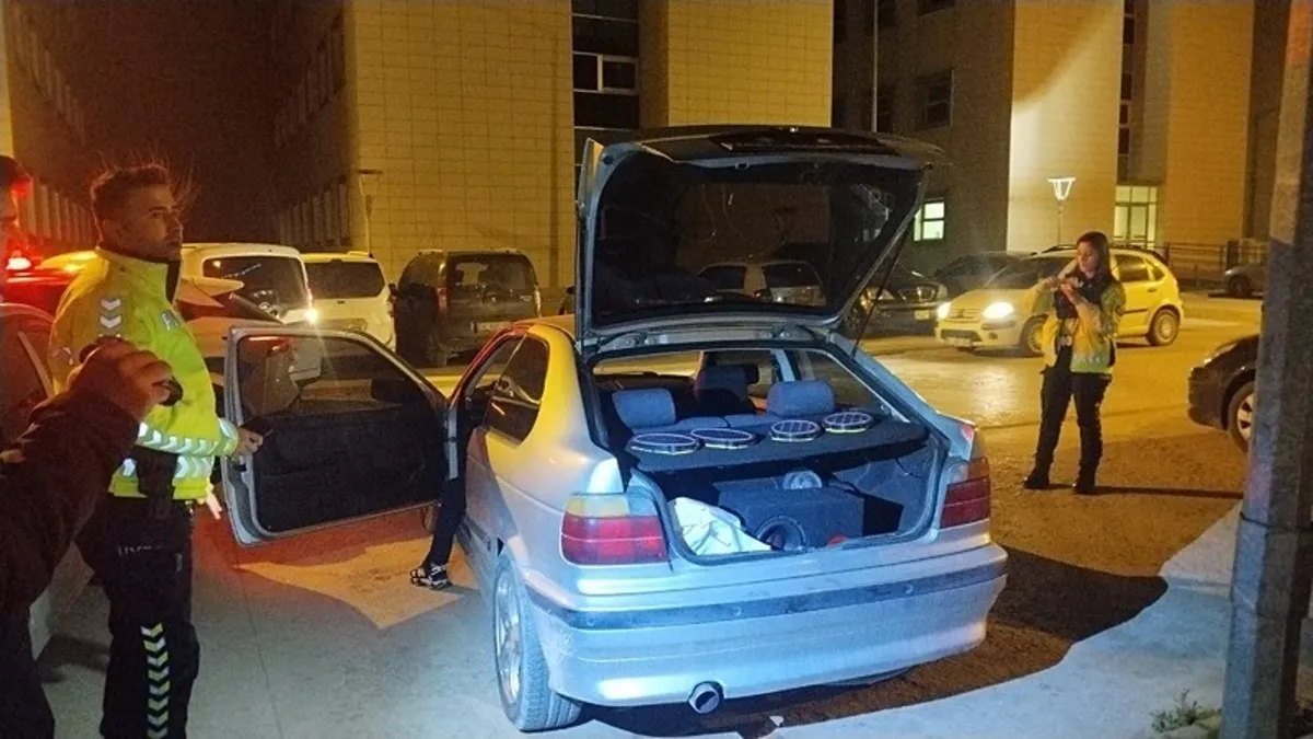 Hastane bahçesinde yüksek sese trafikten men!