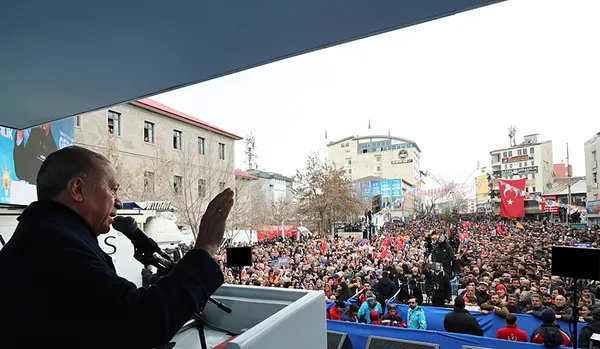 baskan-recep-tayyip-erdogan-agrida-gizli-sakli-ittifaklarla-millet-iradesine-ipotek-koymak-istediler-1710422582828.jpg Başkan Recep Tayyip Erdoğan Ağrı'da: Gizli saklı ittifaklarla millet iradesine ipotek koymak istediler - 5