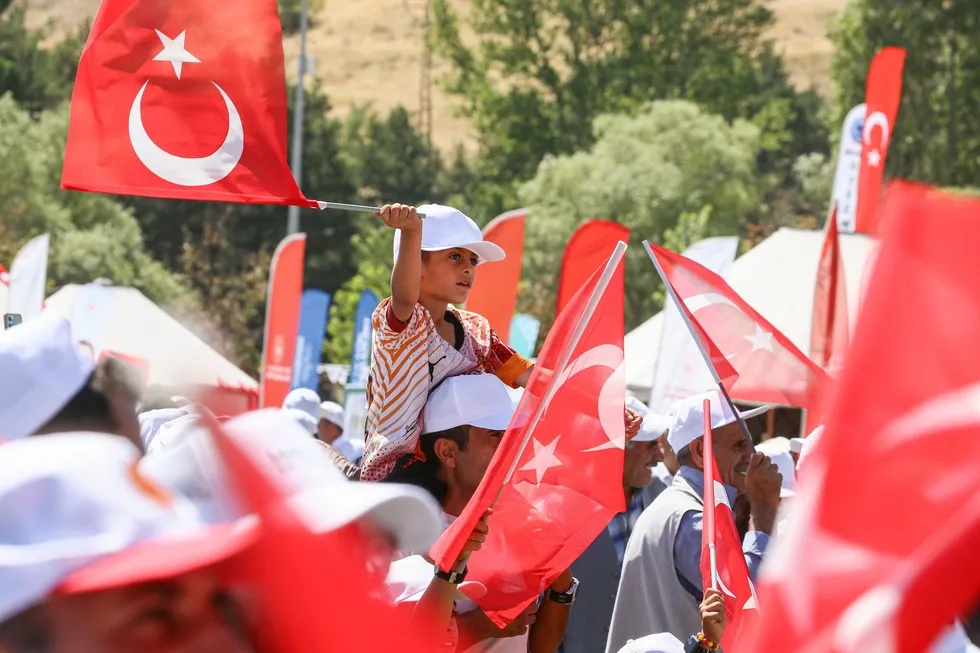 baskan-erdogandan-ahlatta-terorsuz-turkiye-mesaji-yeni-donemin-kapilari-acilacak-1787663565936.jpeg Başkan Erdoğan'dan Ahlat'ta Terörsüz Türkiye mesajı: Yeni dönemin kapıları açılacak - 4