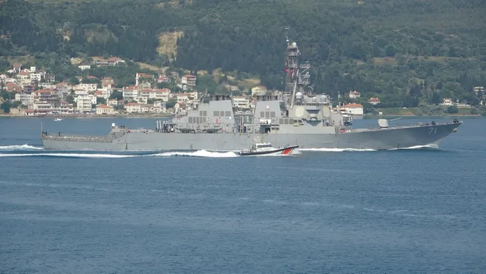 ABD savaş gemisi Çanakkale Boğazı'ndan geçti - 1