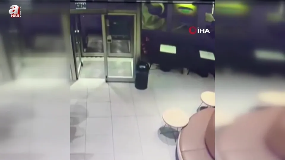 Adana’da AVM hırsızı! Saklandığı havalandırmadan böyle atladı