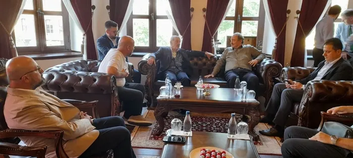 Mütefekkir Sadık Albayrak Trabzon D&R'da okurlarıyla buluştu (AHABER)