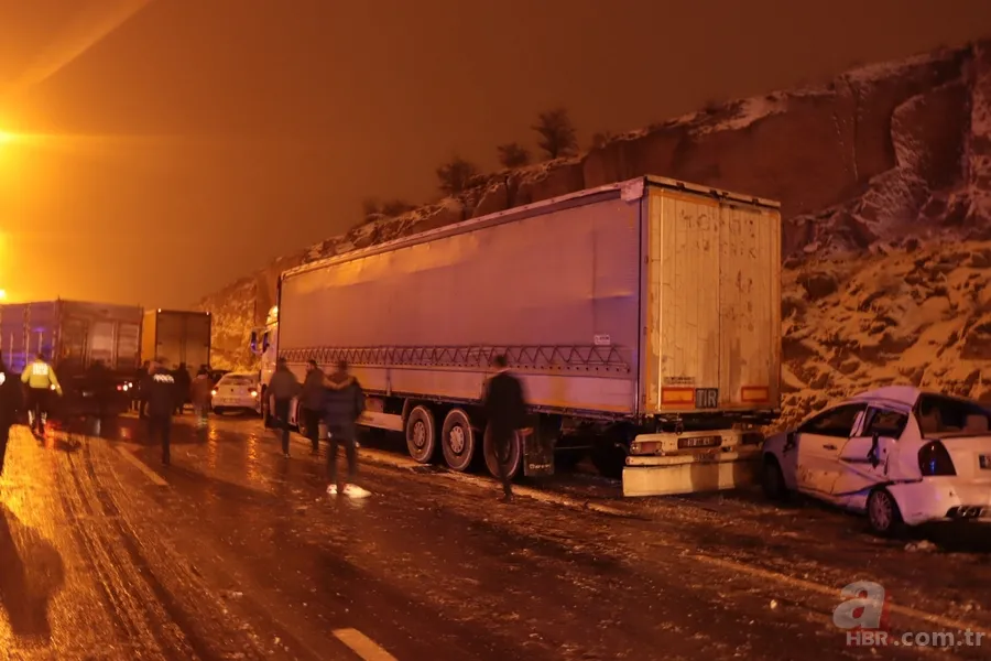 Kayseri'de zincirleme kaza: 8 araç birbirine girdi! 1'i ağır 5 yaralı 3