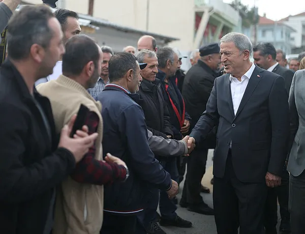 Bakan Akar'dan "terörle mücadele" mesajı:İnleri tepelerine yıkılıyor - 3