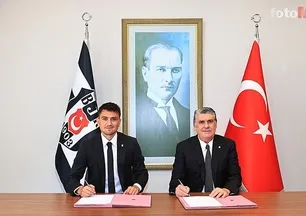 Cengiz Ünder'den kartal pozu: Transfer sonrası flaş açıklama