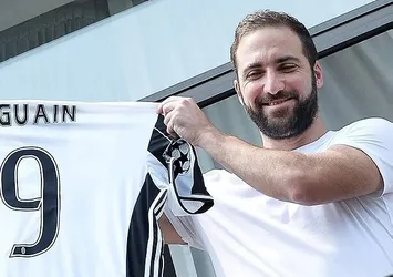 Napoli Başkanı: Higuain haindir