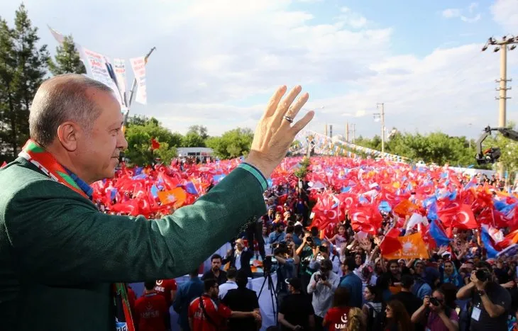 Cumhurbaşkanı Erdoğan Diyarbakır’da coşkuyla karşılandı!