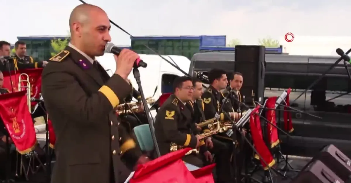 Askeri bandodan müzik şöleni