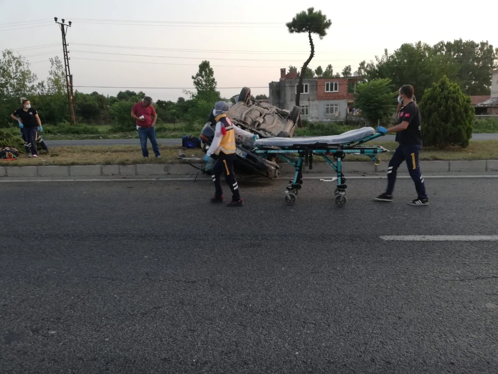 Samsun’da feci kaza! Otomobil takla attı 4 kişi yaralandı