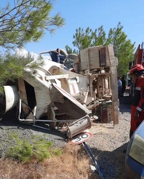 Bodrum'da feci kaza! Beton mikseri devrildi - 1