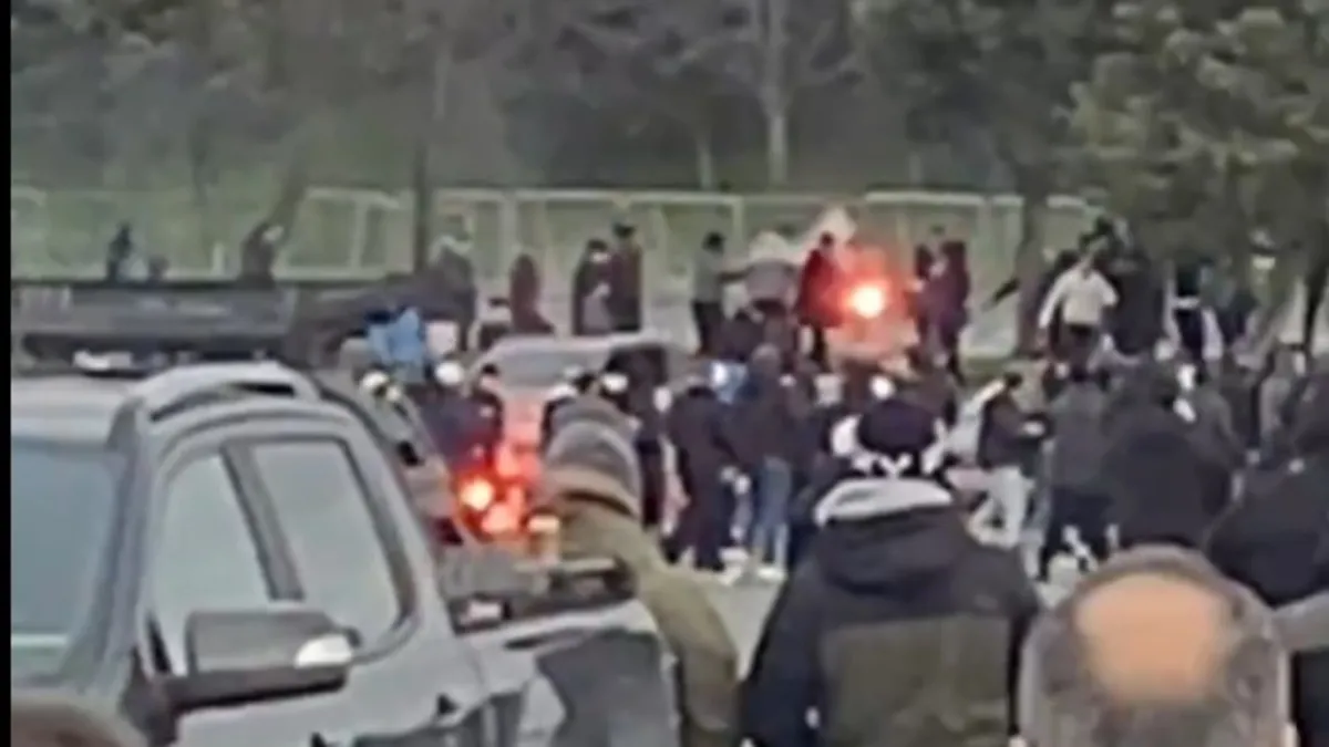 Süper Kupa finali öncesi Galatasaray–Fenerbahçe taraftarları arasında kavga