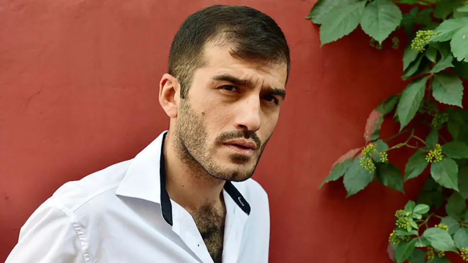 Ufuk Bayraktar’a hapis cezası! Kadına alkol şişesiyle saldırmıştı…