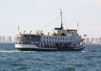 İzmir'de vapur seferleri iptal edildi