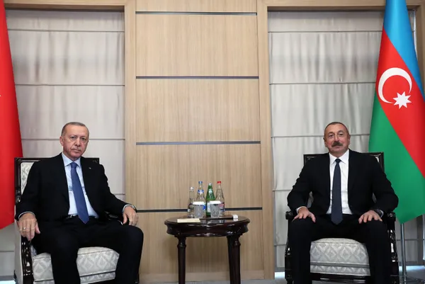 son-dakika-ilham-aliyev-29-ekim-cumhuriyet-bayrami-dolayisiyla-baskan-erdogani-kutladi-1635417477841.jpg Son dakika: İlham Aliyev 29 Ekim Cumhuriyet Bayramı dolayısıyla Başkan Erdoğan'ı kutladı - 1