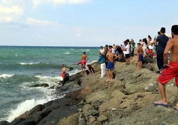 Samsun'da denize giren 3 kardeş boğuldu