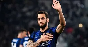 Hakan Çalhanoğlu derbiye damgasını vurdu