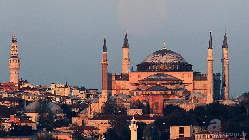Ayasofya fotoğrafları! Ayasofya tarihi nedir? Ayasofya ne zaman müze oldu? Ayasofya'yı kim yaptı? 14
