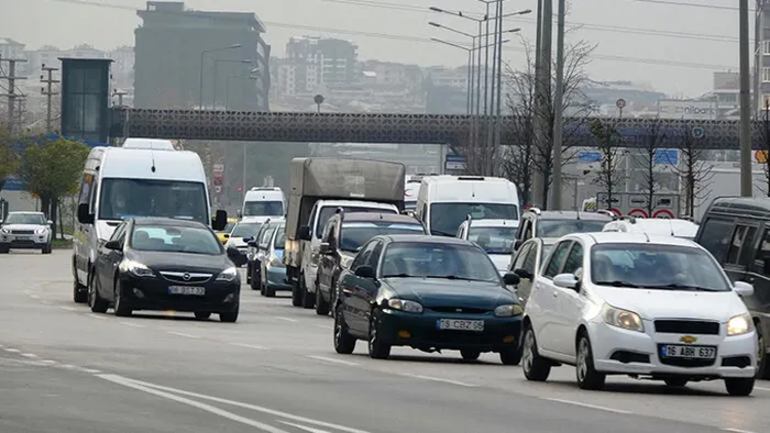 Son dakika: Sokağa çıkma kısıtlamasına saatler kala İstanbul'da trafik yoğunluğu başladı - 4